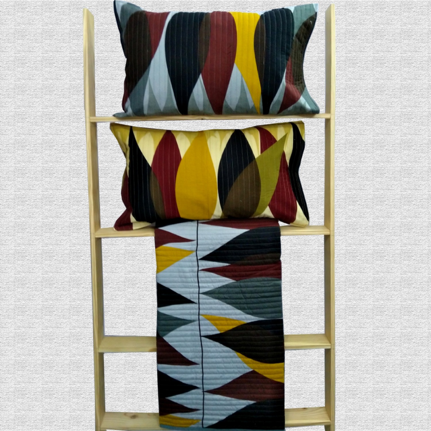 Geometric Zigzag Pattern Quilted Bed Covers 